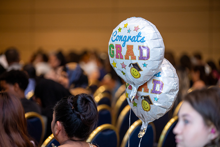 Congrats grad balloons
